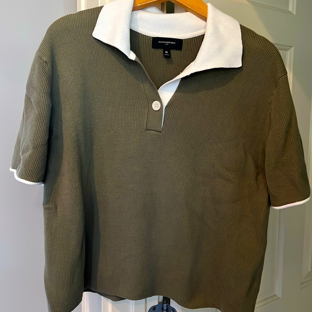 Women’s Banana Republic Sweater XL, olive color